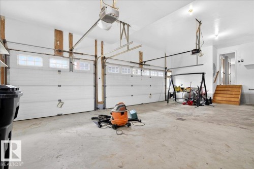 1004 Downey Way, Edmonton, AB - Indoor Photo Showing Garage