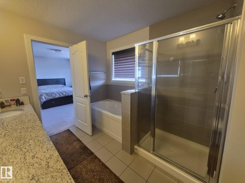 3308 18B Avenue, Edmonton, AB - Indoor Photo Showing Bathroom