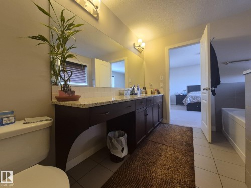 3308 18B Avenue, Edmonton, AB - Indoor Photo Showing Bathroom
