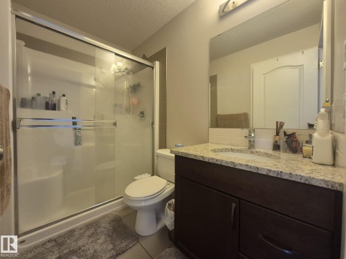 3308 18B Avenue, Edmonton, AB - Indoor Photo Showing Bathroom