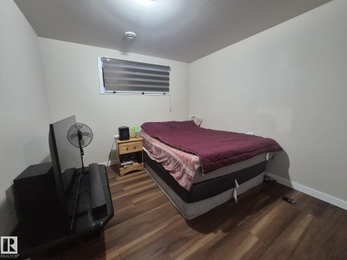 3308 18B Avenue, Edmonton, AB - Indoor Photo Showing Bedroom