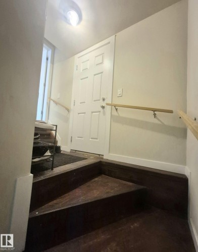3308 18B Avenue, Edmonton, AB - Indoor Photo Showing Other Room