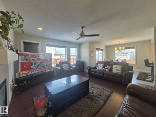 3308 18B Avenue, Edmonton, AB - Indoor Photo Showing Living Room