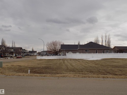 4232 54 Avenue, Wetaskiwin, AB 