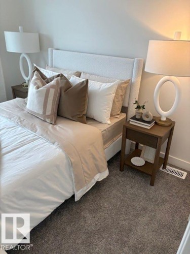 5039 Cawsey Link, Edmonton, AB - Indoor Photo Showing Bedroom