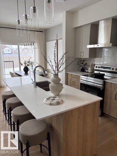 5039 Cawsey Link, Edmonton, AB - Indoor Photo Showing Kitchen