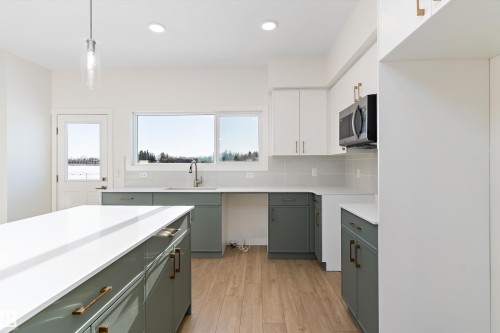 18709 18A Avenue, Edmonton, AB - Indoor Photo Showing Kitchen