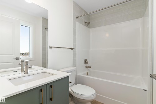 18709 18A Avenue, Edmonton, AB - Indoor Photo Showing Bathroom