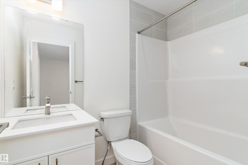 18709 18A Avenue, Edmonton, AB - Indoor Photo Showing Bathroom