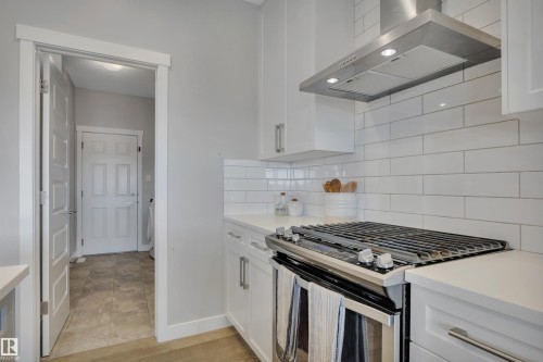 7490 Creighton Place, Edmonton, AB - Indoor Photo Showing Kitchen With Upgraded Kitchen