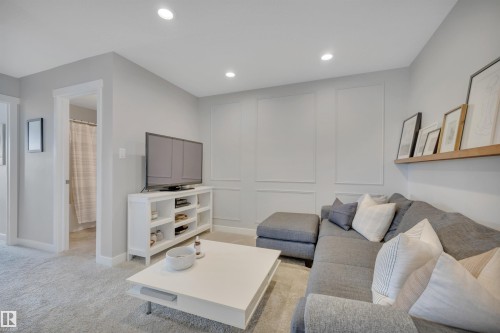 7490 Creighton Place, Edmonton, AB - Indoor