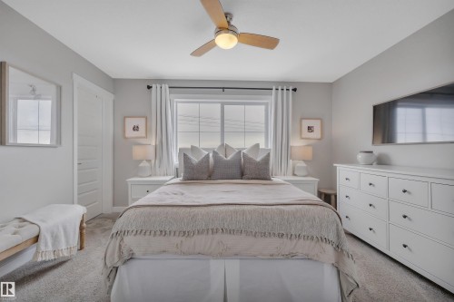 7490 Creighton Place, Edmonton, AB - Indoor Photo Showing Bedroom