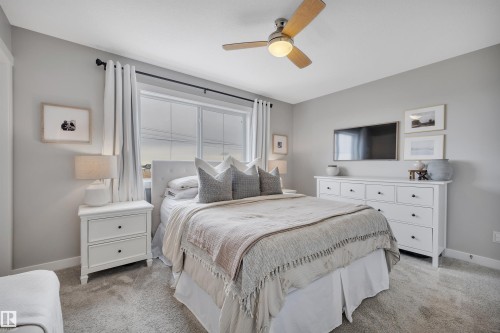 7490 Creighton Place, Edmonton, AB - Indoor Photo Showing Bedroom