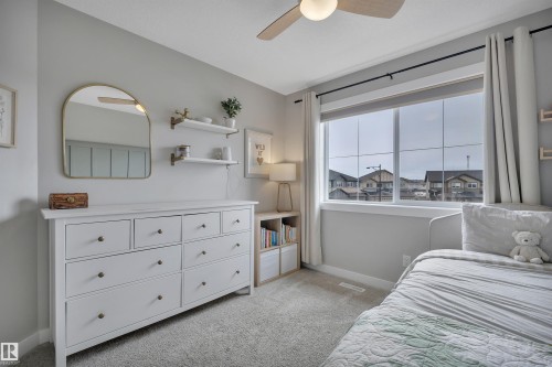 7490 Creighton Place, Edmonton, AB - Indoor Photo Showing Bedroom