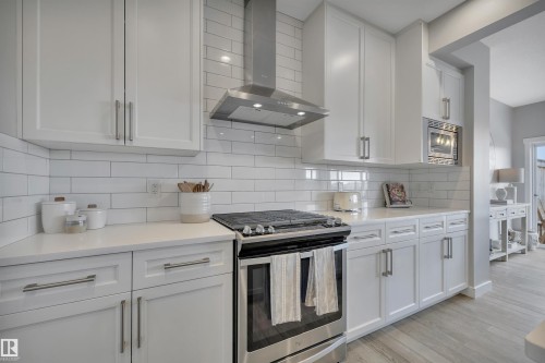 7490 Creighton Place, Edmonton, AB - Indoor Photo Showing Kitchen With Upgraded Kitchen