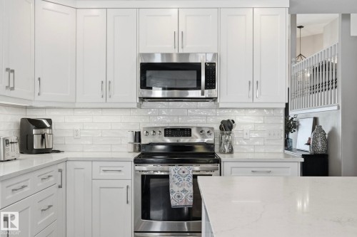 12 Evergreen Drive, St. Albert, AB - Indoor Photo Showing Kitchen With Upgraded Kitchen