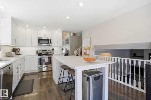 12 Evergreen Drive, St. Albert, AB - Indoor Photo Showing Kitchen With Upgraded Kitchen