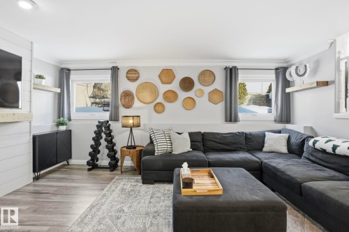 12 Evergreen Drive, St. Albert, AB - Indoor Photo Showing Living Room