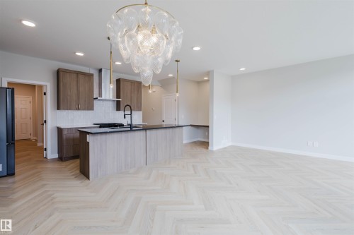 20632 43 Avenue, Edmonton, AB - Indoor Photo Showing Kitchen