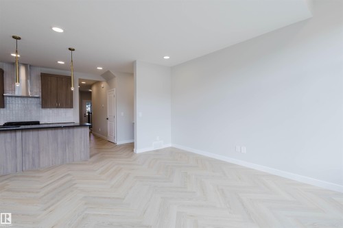 20632 43 Avenue, Edmonton, AB - Indoor Photo Showing Kitchen