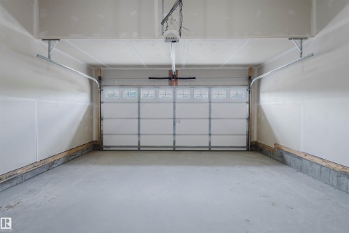20632 43 Avenue, Edmonton, AB - Indoor Photo Showing Garage