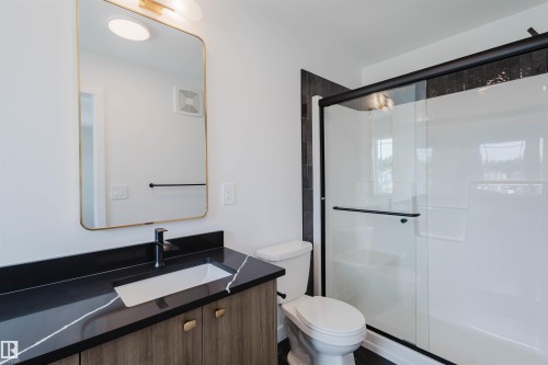 20632 43 Avenue, Edmonton, AB - Indoor Photo Showing Bathroom