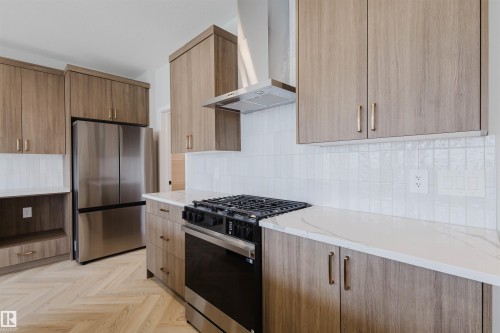 20632 43 Avenue, Edmonton, AB - Indoor Photo Showing Kitchen With Stainless Steel Kitchen With Upgraded Kitchen