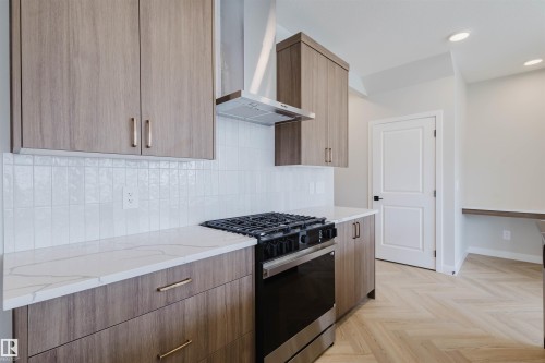 20632 43 Avenue, Edmonton, AB - Indoor Photo Showing Kitchen With Upgraded Kitchen