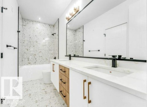 8418 Mayday Link, Edmonton, AB - Indoor Photo Showing Bathroom