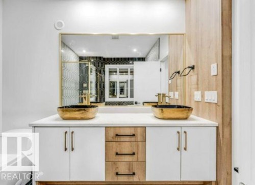 8418 Mayday Link, Edmonton, AB - Indoor Photo Showing Other Room