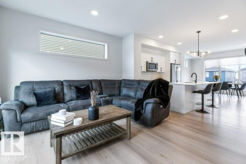 70 Westwind Drive, Spruce Grove, AB - Indoor Photo Showing Living Room