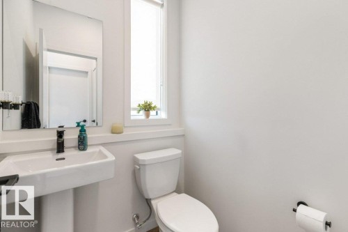 70 Westwind Drive, Spruce Grove, AB - Indoor Photo Showing Bathroom