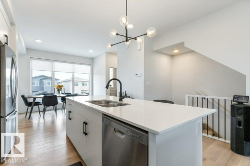70 Westwind Drive, Spruce Grove, AB - Indoor Photo Showing Kitchen With Double Sink With Upgraded Kitchen