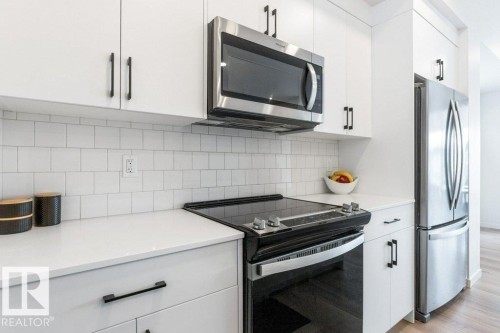 70 Westwind Drive, Spruce Grove, AB - Indoor Photo Showing Kitchen With Stainless Steel Kitchen With Upgraded Kitchen
