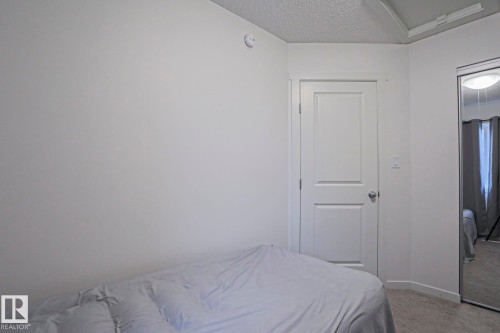 37 1530 Tamarack Boulevard, Edmonton, AB - Indoor Photo Showing Bedroom