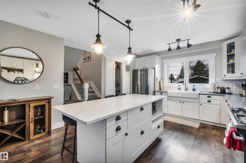 10430 148 Street, Edmonton, AB - Indoor Photo Showing Kitchen With Upgraded Kitchen