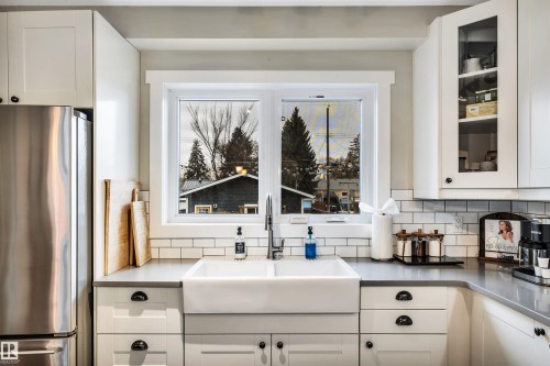 10430 148 Street, Edmonton, AB - Indoor Photo Showing Kitchen