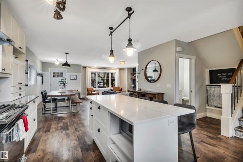 10430 148 Street, Edmonton, AB - Indoor Photo Showing Kitchen With Upgraded Kitchen