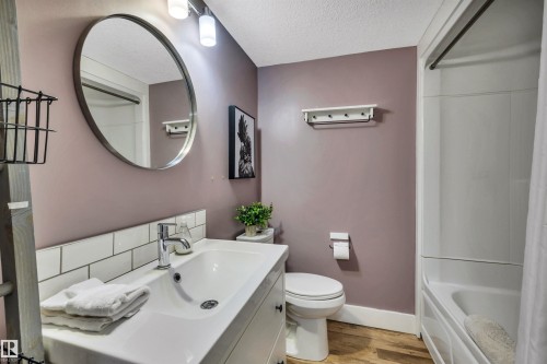 10430 148 Street, Edmonton, AB - Indoor Photo Showing Bathroom