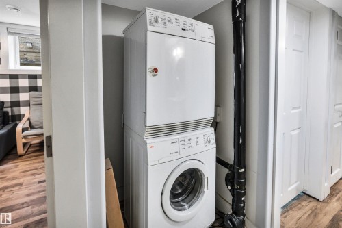 10430 148 Street, Edmonton, AB - Indoor Photo Showing Laundry Room