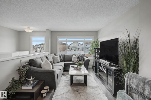 51 7503 Getty Gate, Edmonton, AB - Indoor Photo Showing Living Room
