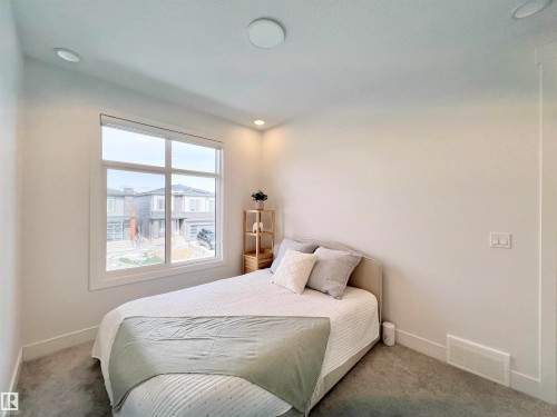 6055 King Landing Landing, Edmonton, AB - Indoor Photo Showing Bedroom