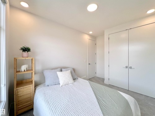 6055 King Landing Landing, Edmonton, AB - Indoor Photo Showing Bedroom