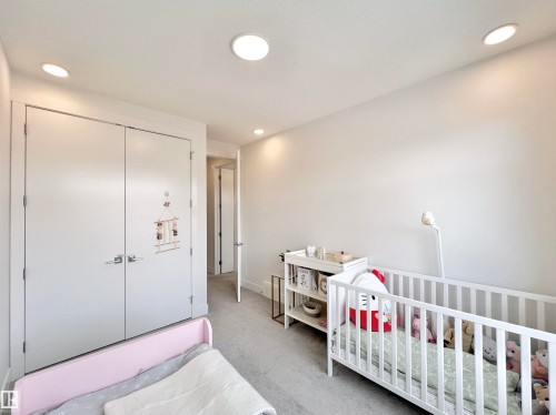 6055 King Landing Landing, Edmonton, AB - Indoor Photo Showing Bedroom