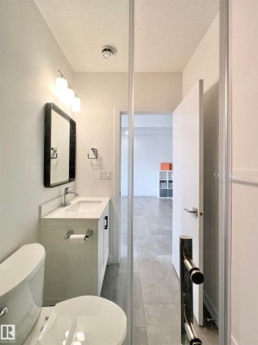 6055 King Landing Landing, Edmonton, AB - Indoor Photo Showing Bathroom