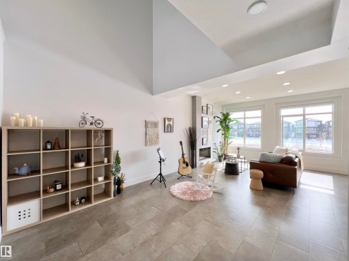 6055 King Landing Landing, Edmonton, AB - Indoor