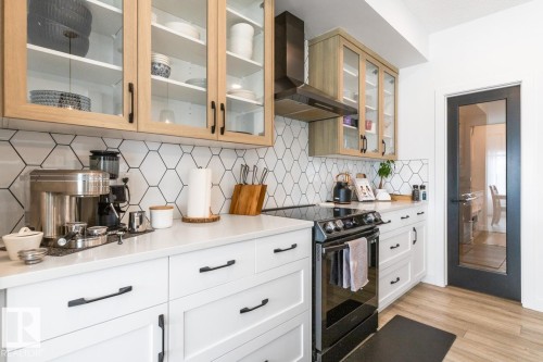 19147 22 Avenue, Edmonton, AB - Indoor Photo Showing Kitchen With Upgraded Kitchen