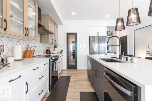 19147 22 Avenue, Edmonton, AB - Indoor Photo Showing Kitchen With Upgraded Kitchen