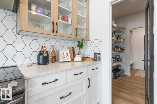 19147 22 Avenue, Edmonton, AB - Indoor Photo Showing Other Room