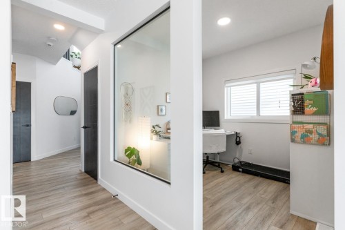 19147 22 Avenue, Edmonton, AB - Indoor Photo Showing Other Room